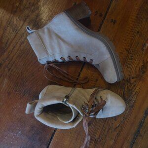 Vince Camuto Gaviana Leather Lace Up Booties 8.5